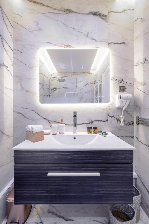 Acropolis Cozy Apartments เอเธนส์ ภายนอก รูปภาพ