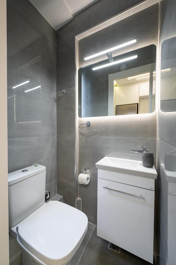 Acropolis Cozy Apartments เอเธนส์ ภายนอก รูปภาพ